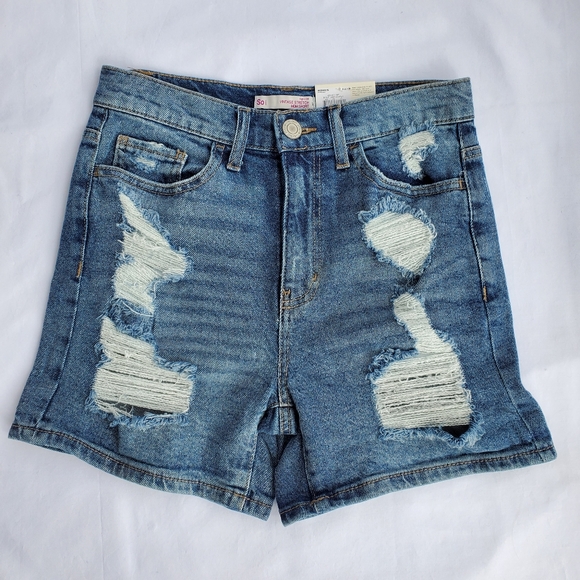 SO Pants - SO High-Rise Distressed Mom Shorts Size 5